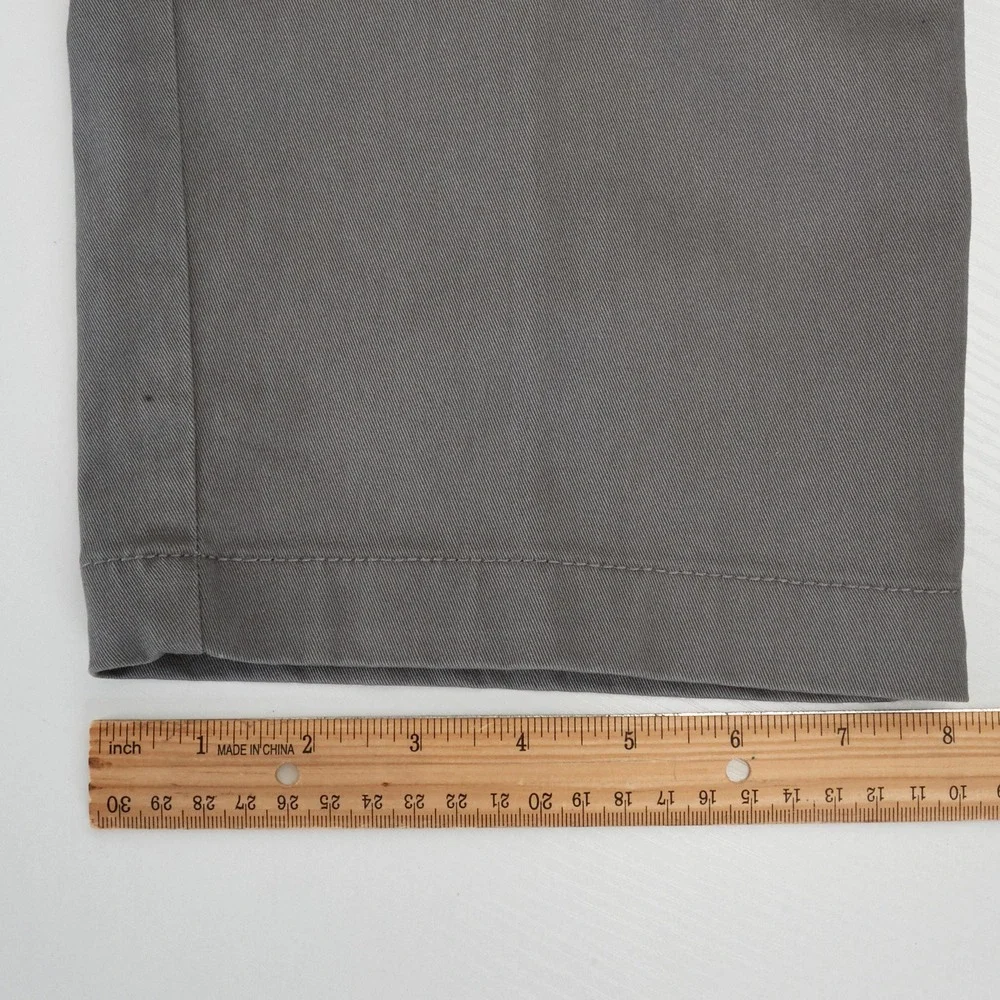 IZOD Performance Stretch Pants Mens 42x32 Grey Straight Smoked Pearl - Picture 12 of 15